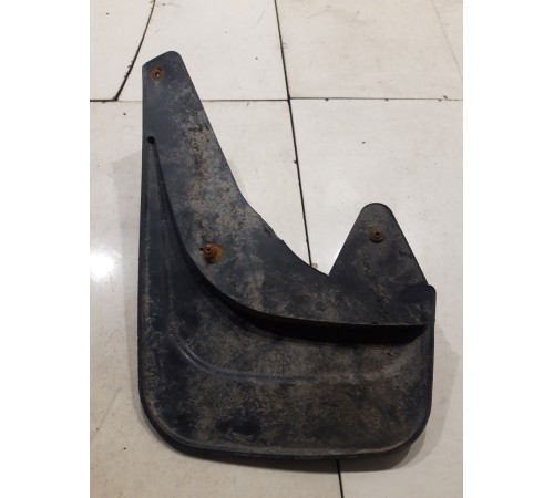 Брызговик (задний, правый)