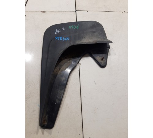Брызговик (задний, правый)