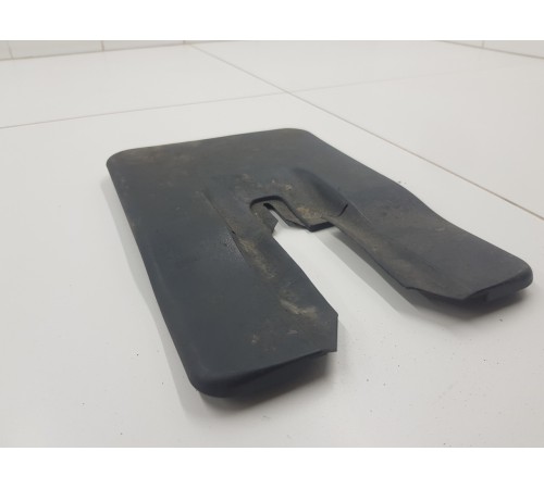 Заглушка крепления сиденья задняя