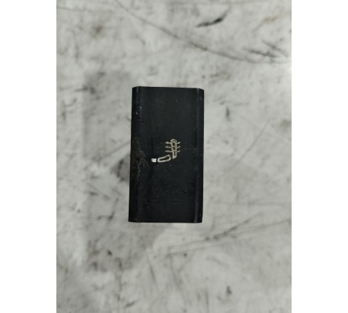 Кнопка подогрева сиденья задняя левая