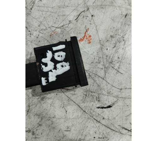 Кнопка подогрева сиденья задняя левая