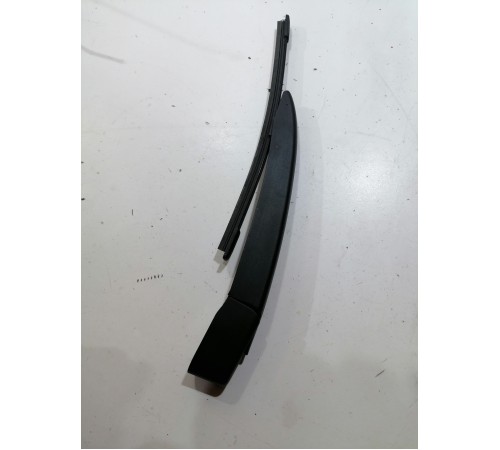 Поводок стеклоочистителя задний