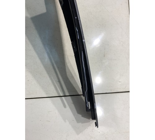 Накладка двери задней левой наружняя угол