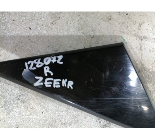 Декоративная накладка правого зеркала заднего вида