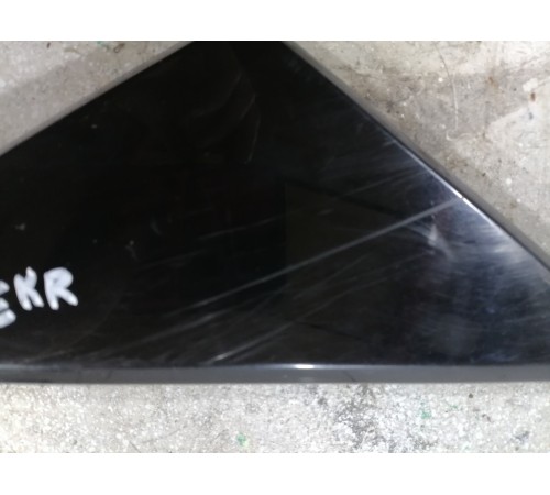 Декоративная накладка правого зеркала заднего вида