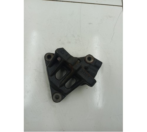 кронштейн двигателя уценка