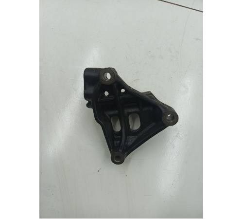 кронштейн двигателя уценка