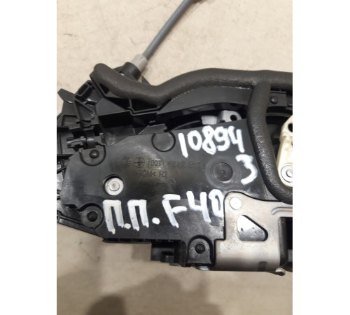 Замок двери (передний правый)