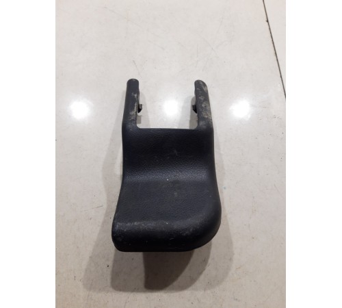 Накладка крепления сиденья передняя левая