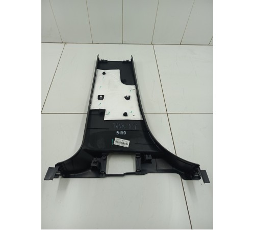 Накладка центральной стойки правая нижняя