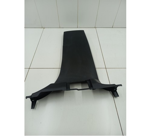 Накладка центральной стойки правая нижняя