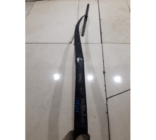 Поводок стеклоочистителя правый