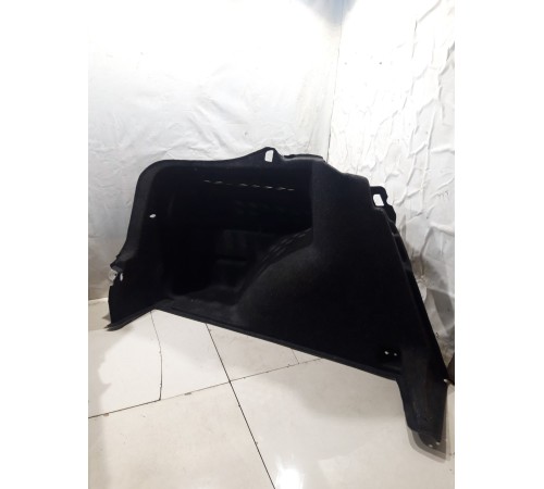 Обшивка багажника (левая)