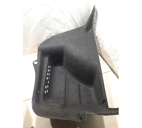 Обшивка багажника (левая)