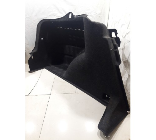 Обшивка багажника (левая)