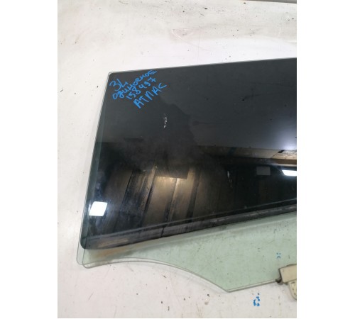 Стекло двери заднее левое