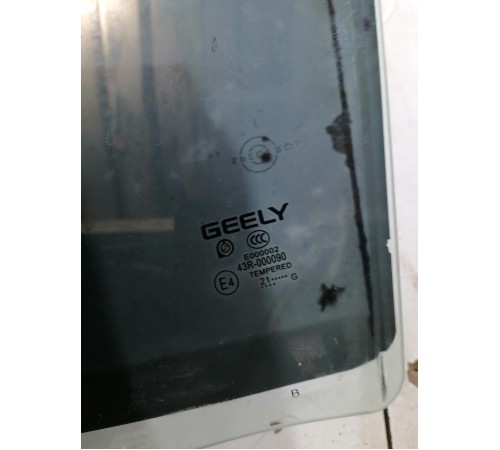 Стекло двери заднее левое