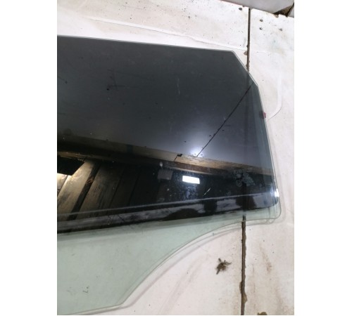 Стекло двери заднее левое