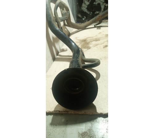 Горловина топливного бака