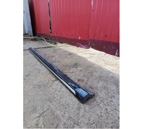 Накладка порога правая наружняя