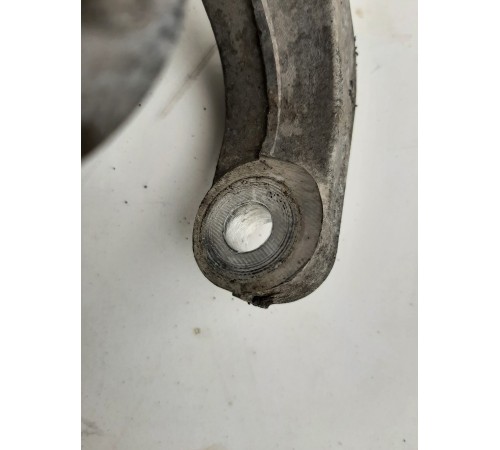 Кулак поворотный(задний левый)