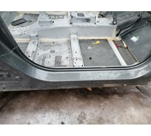 Порог со стойкой правый