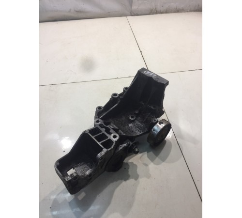 Ролик-натяжитель