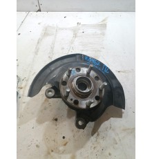 Кулак поворотный передний левый