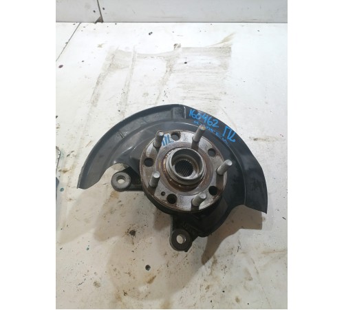 Кулак поворотный передний левый