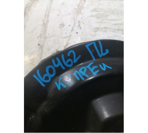 Кулак поворотный передний левый