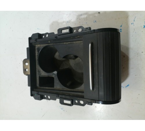 Подстаканник центральной консоли