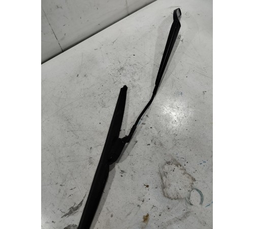 Поводок стеклоочистителя правый