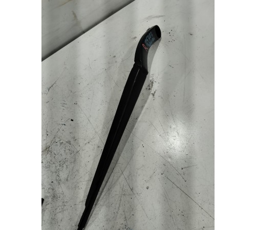 Поводок стеклоочистителя правый