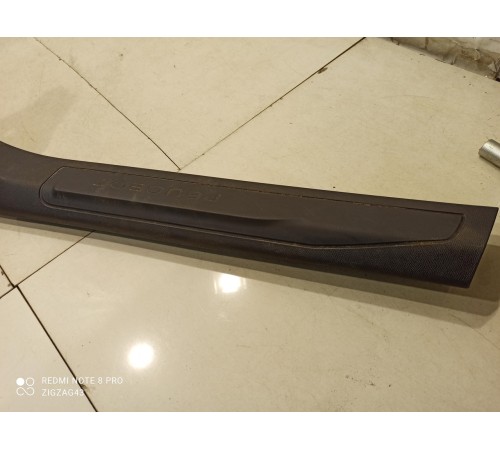 Накладка порога (левая)