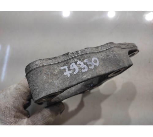 Поворотный кулак (задний, левый)