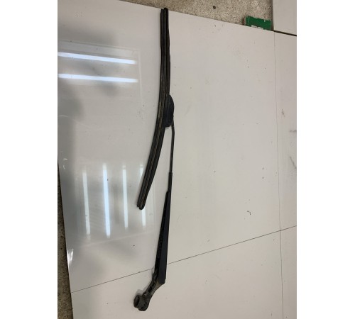 Поводок стеклоочистителя правый