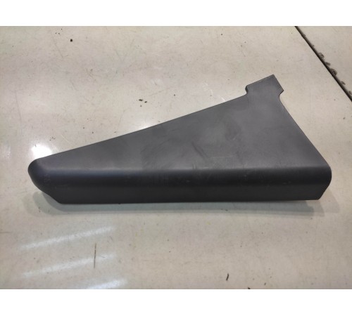 Уголок двери (задний, правый)