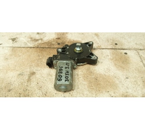 Моторчик стеклоподъемника задний правый