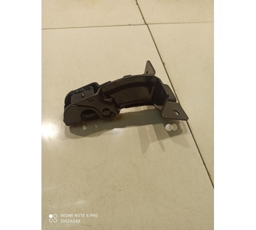 Крепеж заднего сиденья