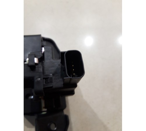 Замок крышки багажника