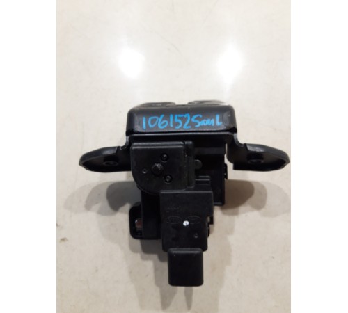 Замок крышки багажника