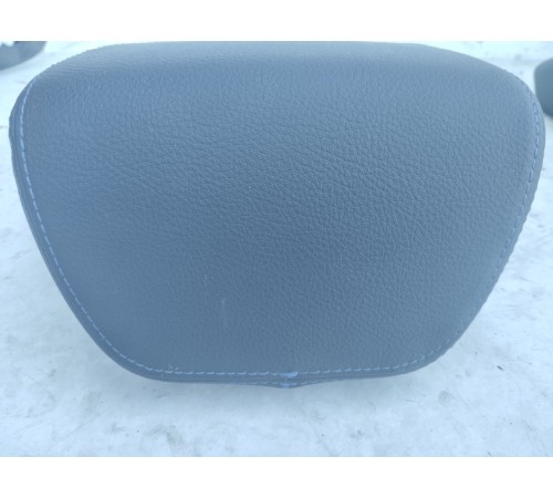 Подголовник задний левый