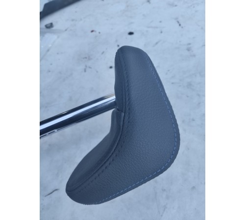 Подголовник задний левый