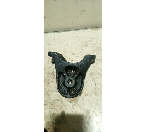 Кронштейн опоры  двигателя правый