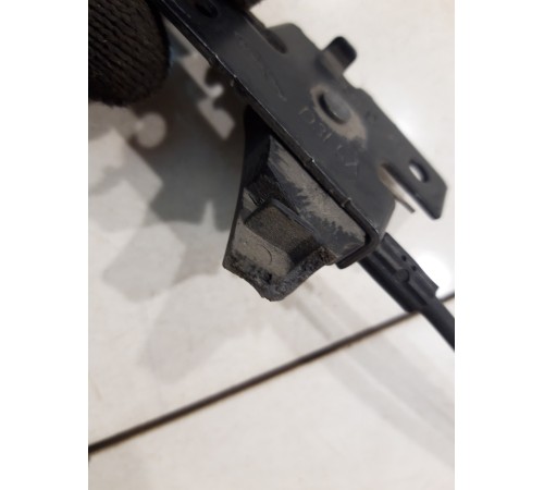 Крючок капота