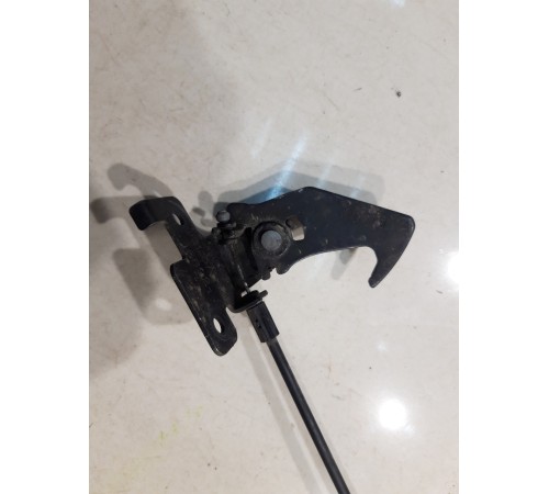 Крючок капота