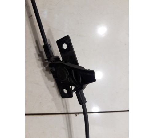 Крючок капота