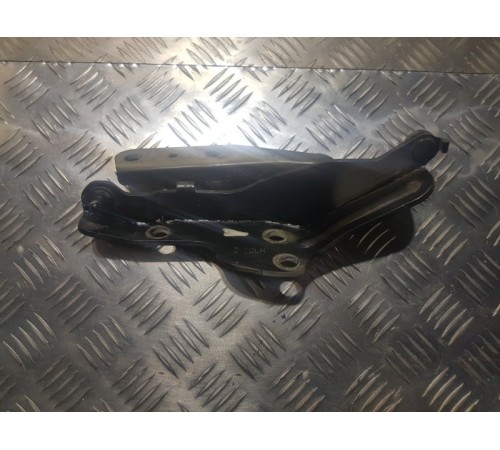 Петля капота перед. лев.