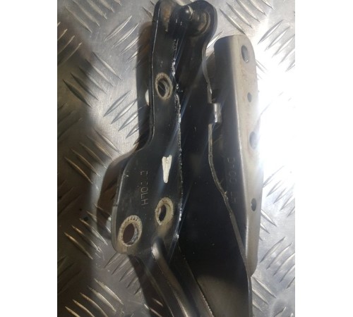 Петля капота перед. лев.