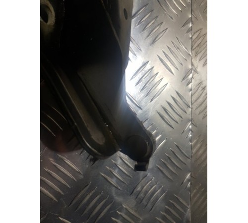 Петля капота перед. лев.